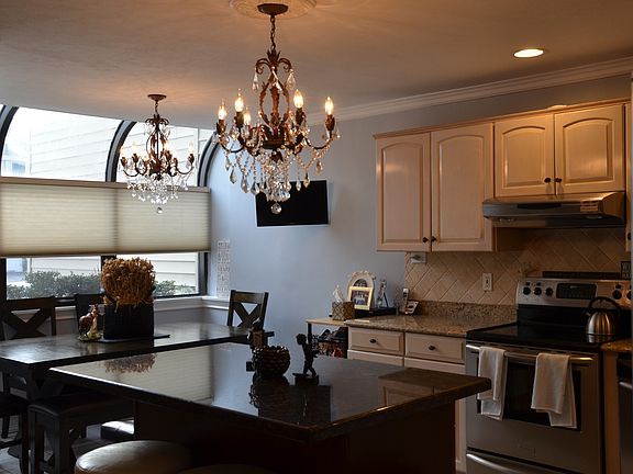 3rd image of 23 Villas Cir