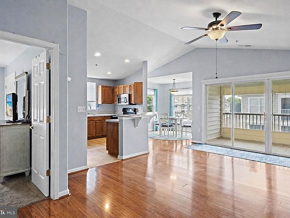 4th image of 3403 S Sagamore Dr