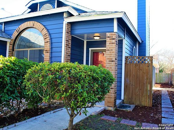 2nd image of 9130 Encino Vlg