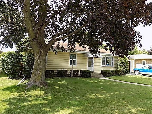 2nd image of 204 McKinley St