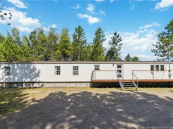106 Babineau Rd, Dundas, NB E4R 3T8