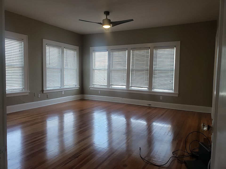 Living Room to Northeast.