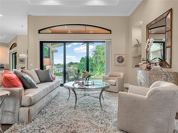 4th image of 319 W Royal Flamingo Dr