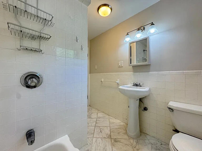 550 Whitney Ave #2 — Photo 9