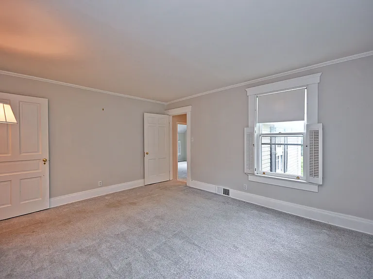 6900 Drake Rd — Photo 39