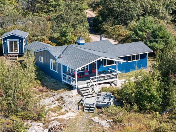 15 Forsyths Rd, Carling, ON P0G 1G0