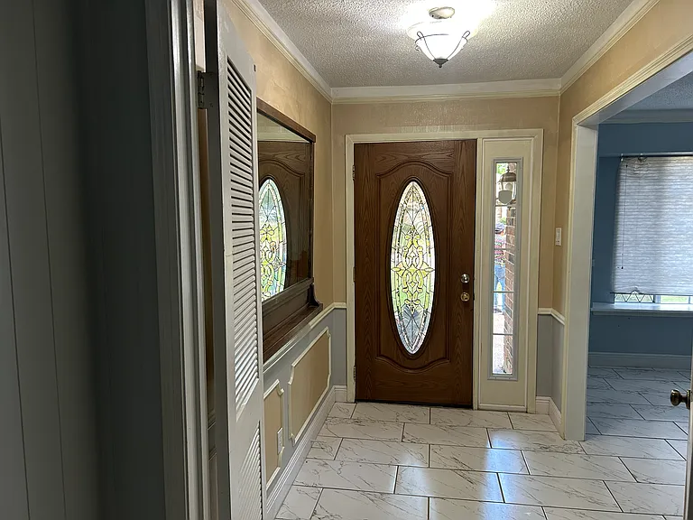 1006 Caspian Ln — Photo 2