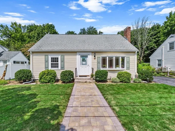 99 Brooks Ave, Quincy, MA 02169