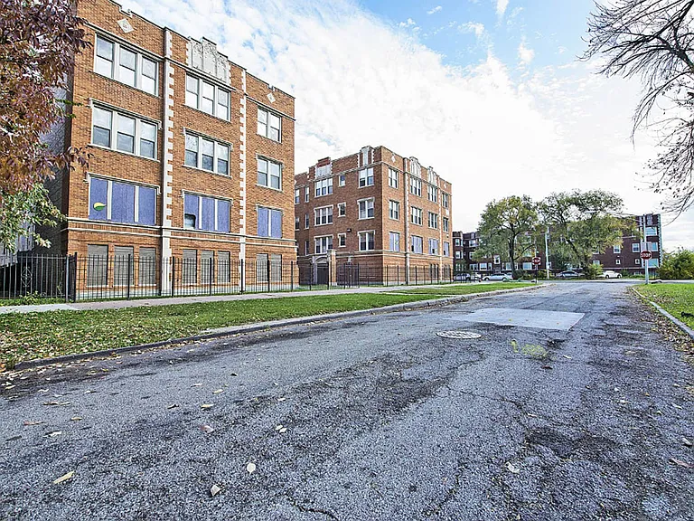3600 W Franklin — Photo 46