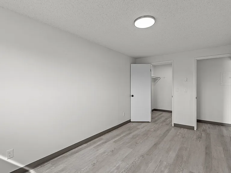 Cedar Green Apartments — Photo 9