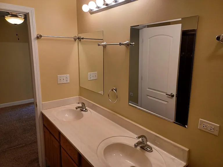 3439 Ridgeland Ave #201 — Photo 5