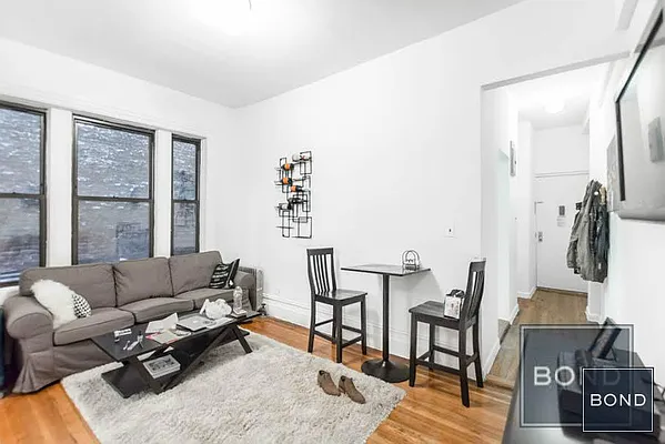 Rented by Bond New York | media 10