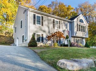 70 Elm Knoll Rd, Braintree, MA 02184