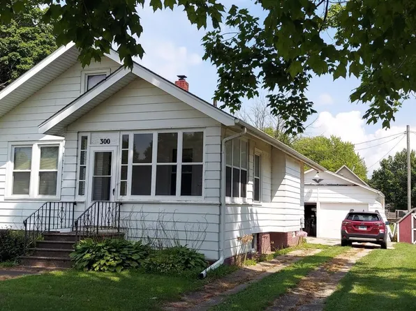 300 S 5th Ave, New Windsor, IL 61465