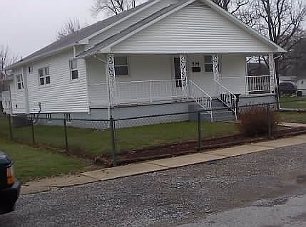 2nd image of 504 W Helen Ave