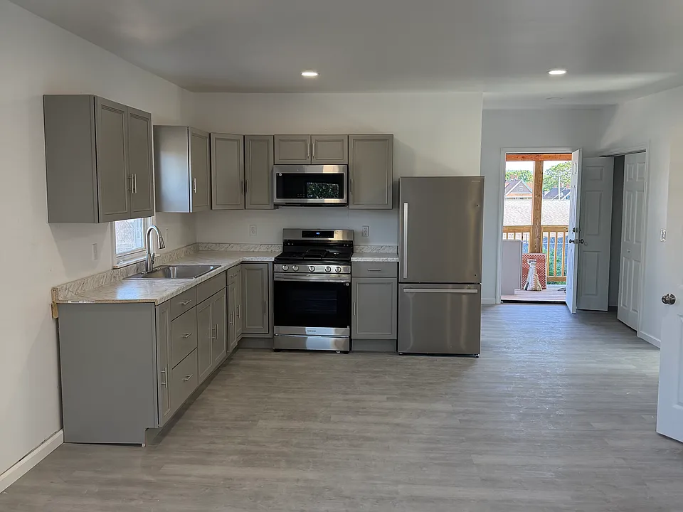 23 W Clay St #2
