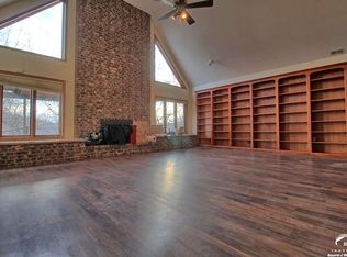 837 E 675th Rd, Lawrence, KS 66047