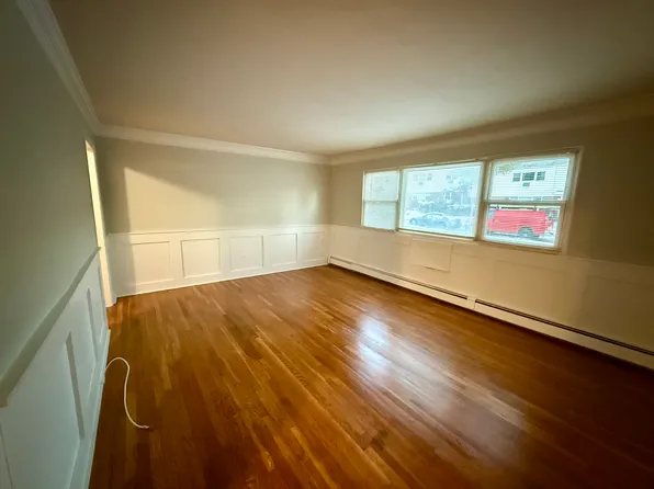 204 Cherry Hill Dr Unit 1B, Bridgeport, CT 06606