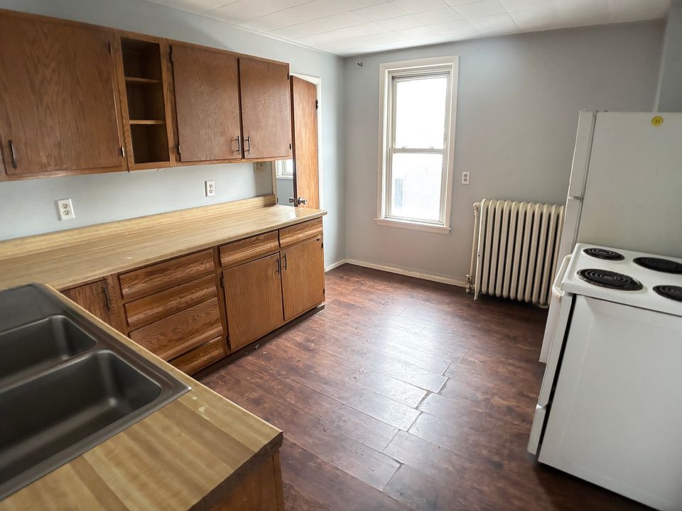 1st image of 1082 Payne Ave Suite 1