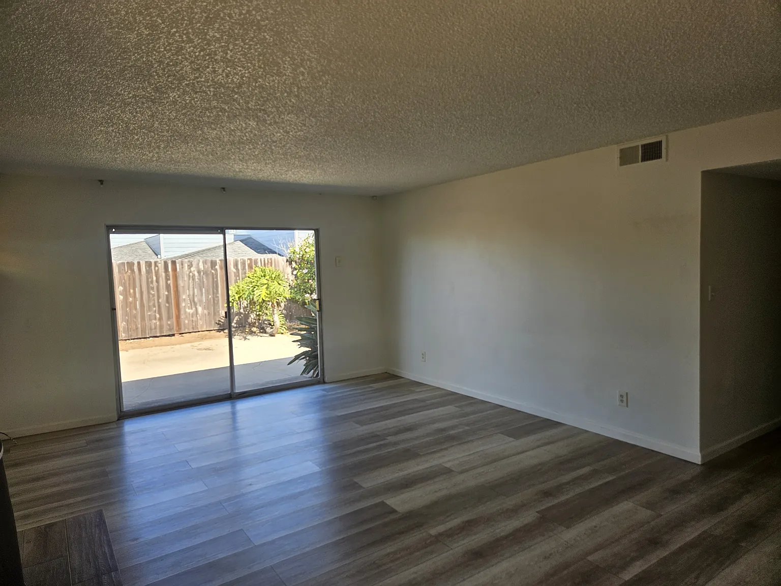 4 bed, 1500 sqft, $5,300 — Photo 4