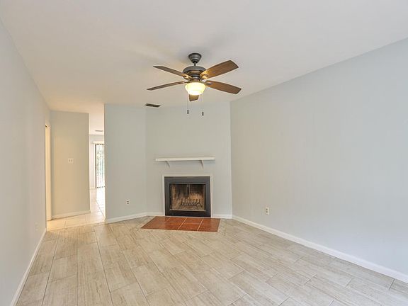 2nd image of 2086 Admiral Ct #B