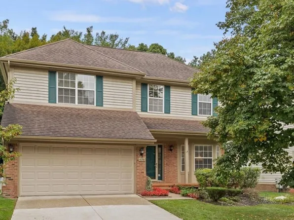41701 Sleepy Hollow Dr, Novi, MI 48377