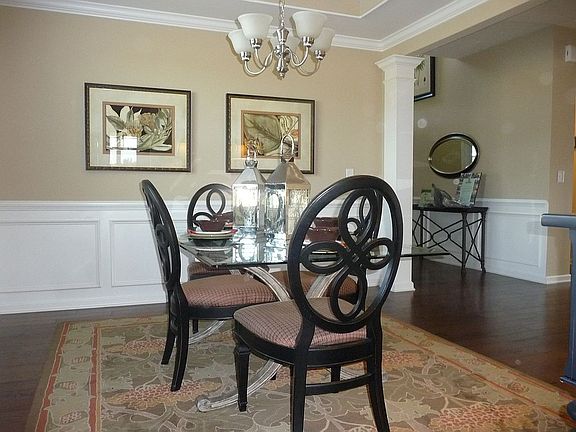 3rd image of 24 Sardinia Ln
