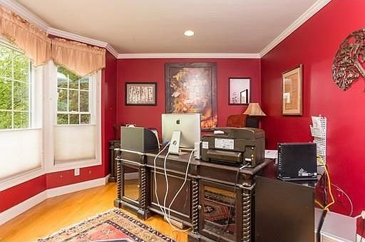 4th image of 62 Beaman Ln