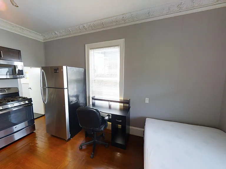 113 Comstock Ave — Photo 6
