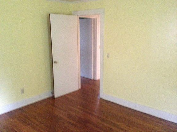 5th image of 314 Woodlawn Ave