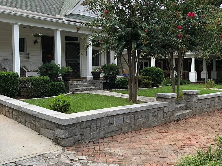 Enjoy sipping your mint julep's on this lovely Charleston s