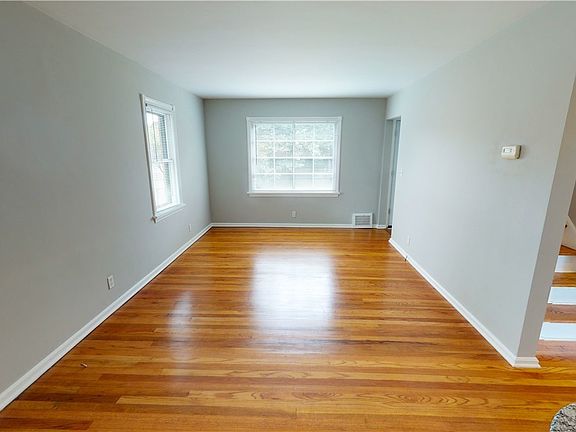 4th image of 25291 Marsdon Dr