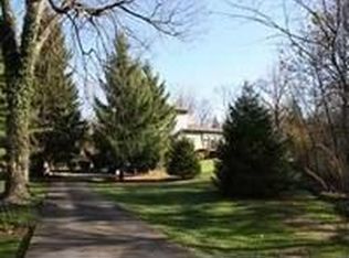 9341 Highland Dr, Brecksville, OH 44141