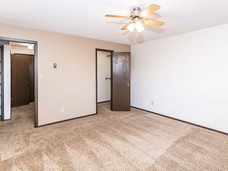 Foxhill Apartments — Photo 67