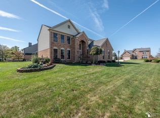877 Kings Park Cir, Monroe, MI 48161