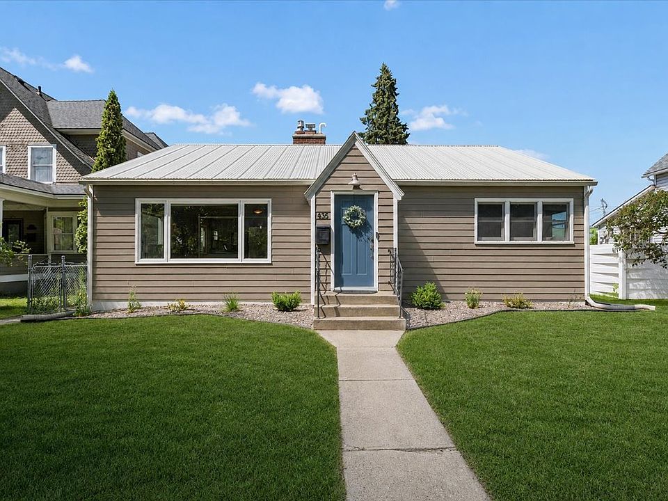 1st image of 836 3rd Ave W