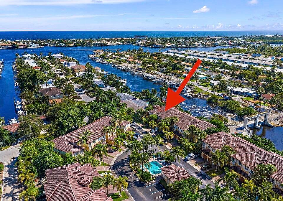 Home For Sale In Murano Bay