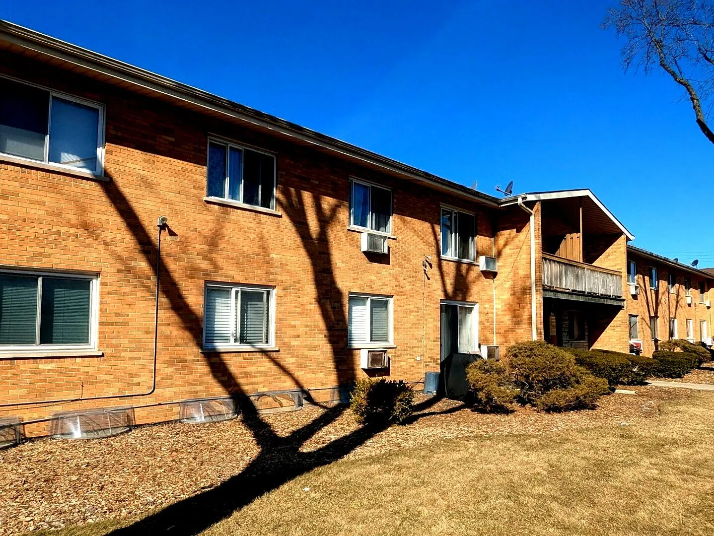 721 Elmhurst Rd APT G photo 1