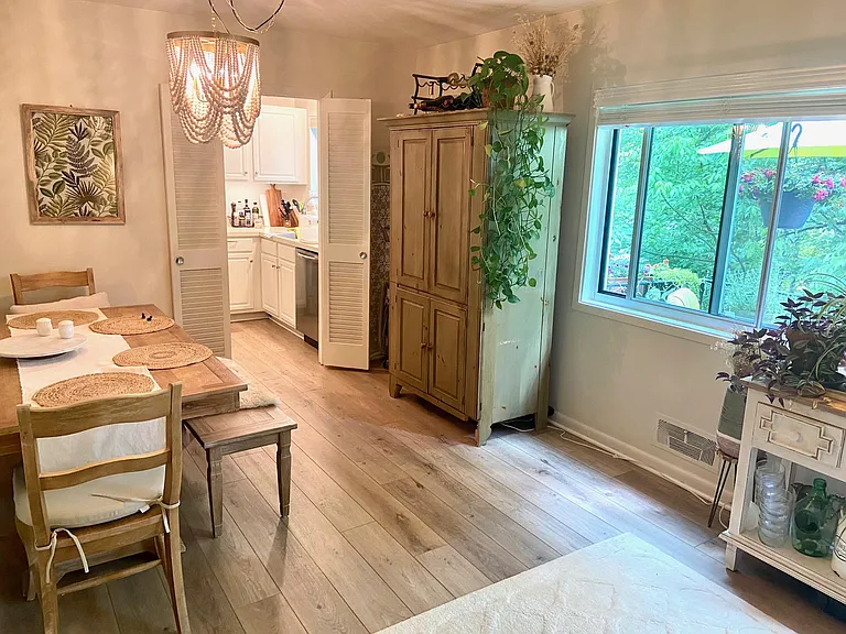 10636 Montrose Ave #203 — Photo 7