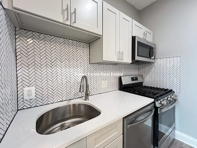 150 5th St #11 — Photo 12