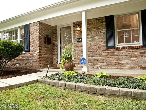 4th image of 8220 Chancery Ct