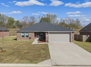 1022 Indian Plains Rd, Ardmore, OK 73401