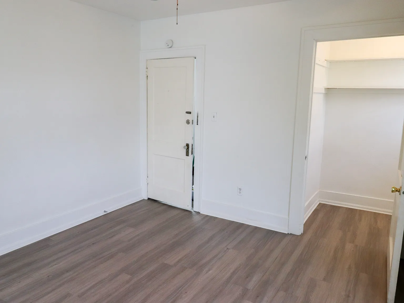 Studio, 500 sqft, $1,100 — Photo 3