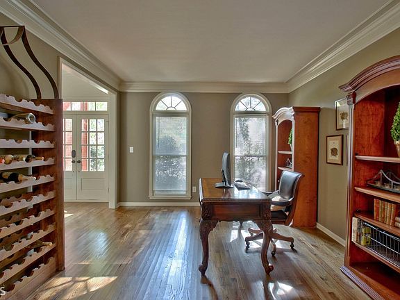 5th image of 195 Oak Shadow Way