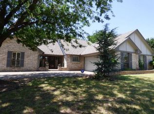 1905 Iowa Cir, Sayre, OK 73662