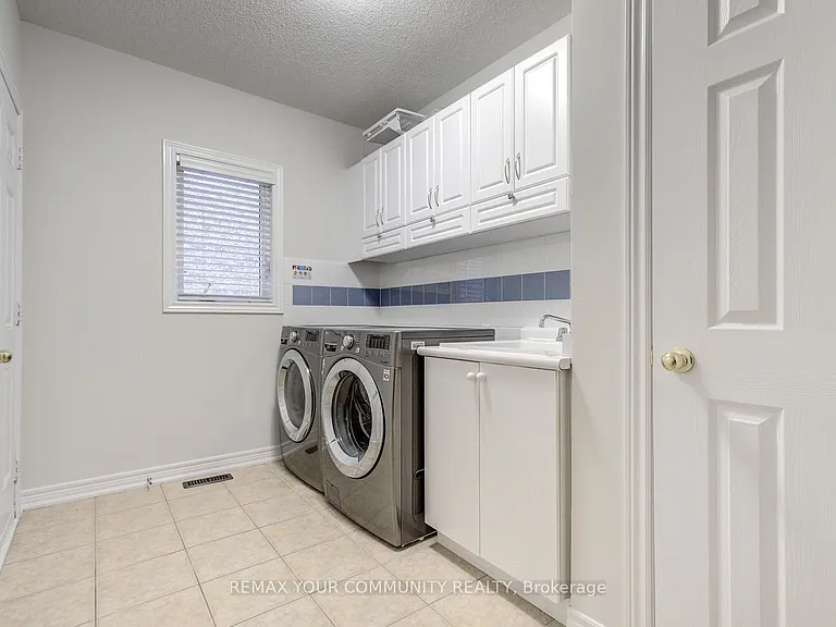 76 Ivy Glen Dr — Photo 18