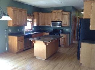 N67W13215 Daylily Dr, Menomonee Falls, WI 53051