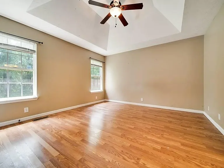 824 Stone Hedge Ct — Photo 18