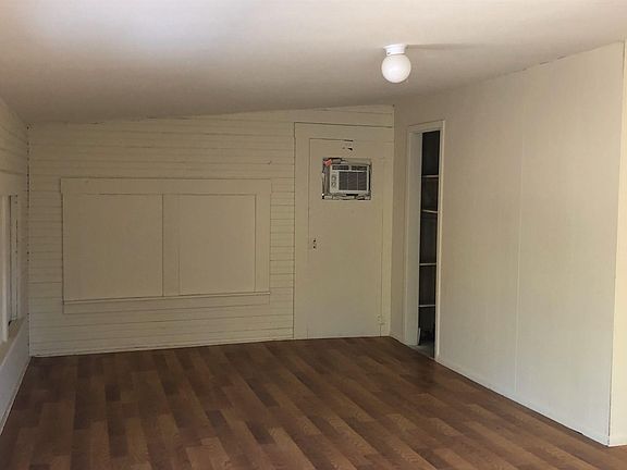 5th image of 1711 Camp Ave