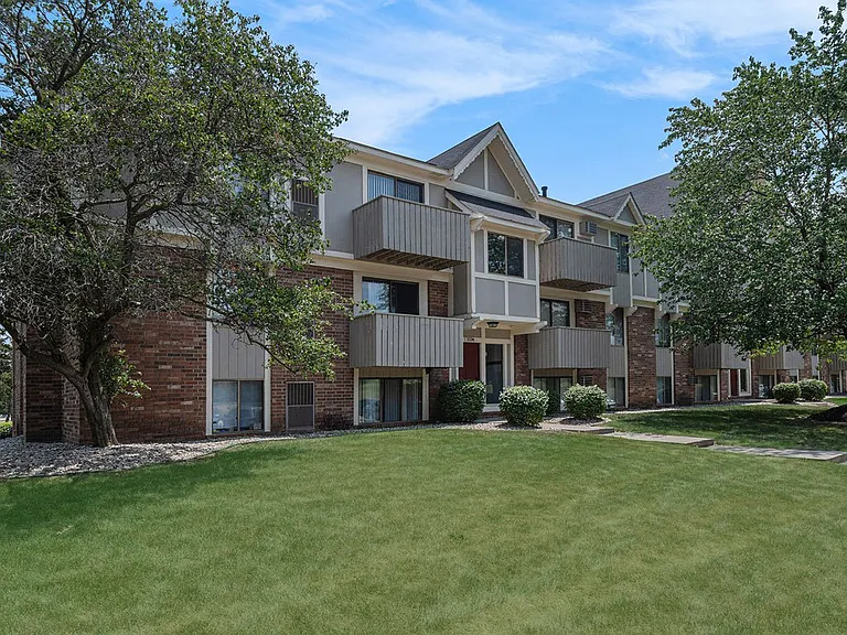 West Wind Apartments — Photo 41